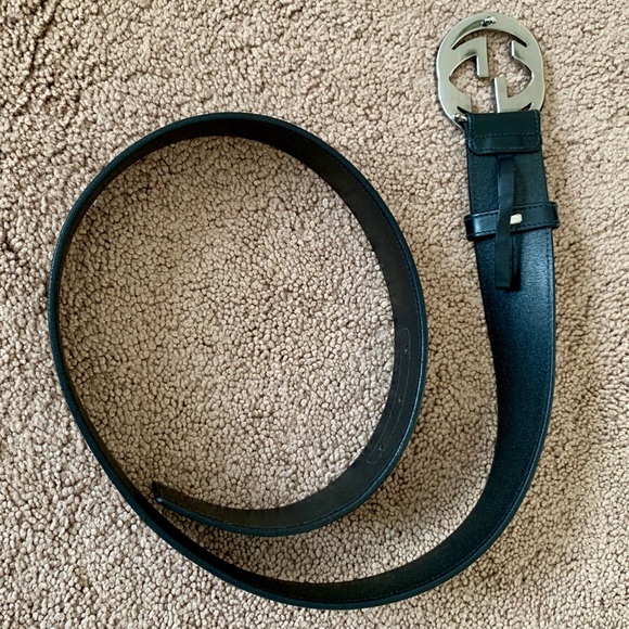 Authentic GUCCI unisex black leather belt with GG interlocking buckle - Picture 4 of 8